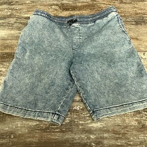 Boys Jean shorts size 14/16 Husky